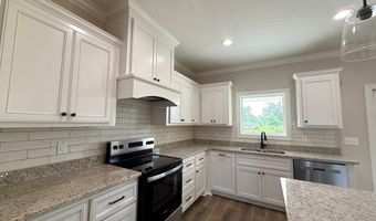 2702 Thomas St, Adel, GA 31620
