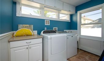 26 Carey St, Newport, RI 02840