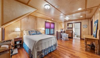 204 HOLLYWOOD St, Bethany Beach, DE 19930