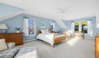 110 HOUSTON Ave, Narragansett, RI 02882