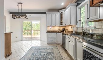 47 Timberwood Dr, Asheville, NC 28806