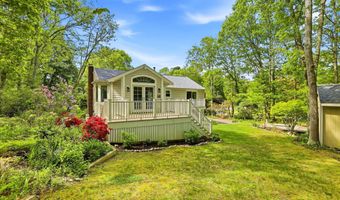 17 Briggs Ave, Bourne, MA 02532