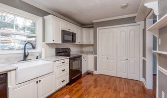 144 Mountain View Dr, Abingdon, VA 24211