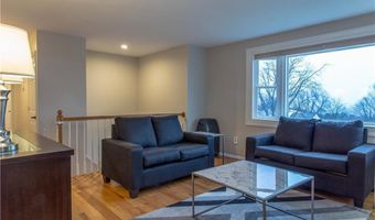 25 Algonquin Dr, Middletown, RI 02842