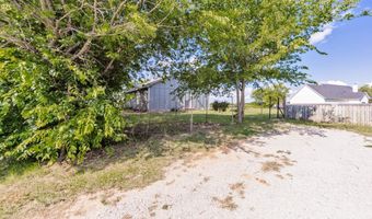 709 W Live Oak St, Alvord, TX 76225