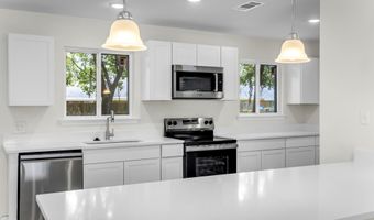 2223 Popps Ferry Rd, Biloxi, MS 39532