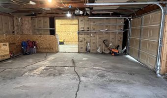 105 S 6th St, Albia, IA 52531