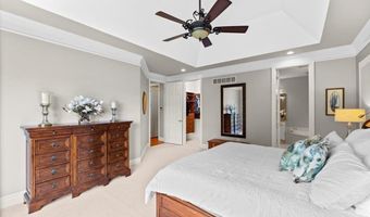 324 Meadowbrook Country Club Est, Ballwin, MO 63011