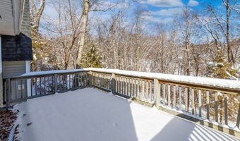 17 Stage Rd, Brookfield, CT 06804