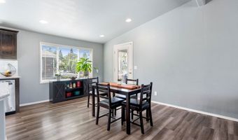 308 E HUMBOLDT St, Bingen, WA 98605