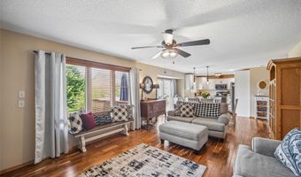 237 19th St SW, Altoona, IA 50009
