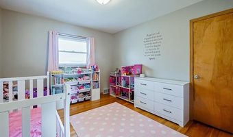 8634 Allen Rd, Allen Park, MI 48101