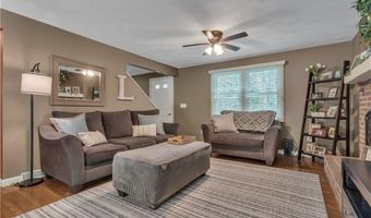 27 Fairway Dr, North Kingstown, RI 02852