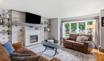 29 Harvest Dr, Coventry, RI 02816