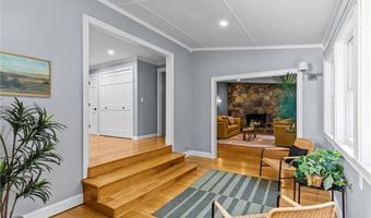 123 Stone Gate Dr, North Kingstown, RI 02852