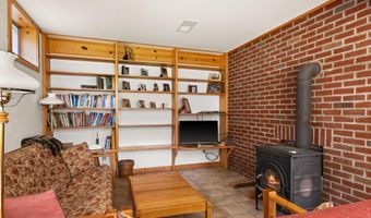 40 Indian Ladder Dr, Altamont, NY 12009
