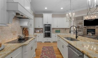 5176 Creek Walk Cir, Peachtree Corners, GA 30092
