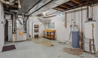 914 Ash St, Baraboo, WI 53913