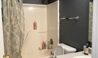 8113 Maple Stream Ln, Indianapolis, IN 46217
