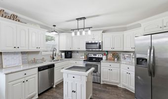 1135 J W Cv, Benton, AR 72019