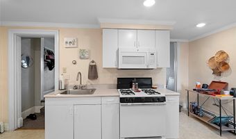 114 S 18th St, Airville, PA 15203