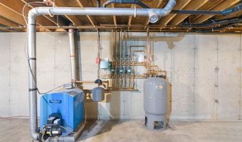 115 Country Hl, Brattleboro, VT 05301