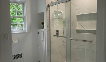 6 Old Pound Hill Rd, North Smithfield, RI 02896