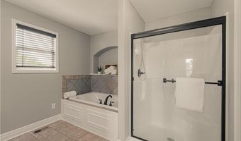 16910 Tucker Ct, Basehor, KS 66007
