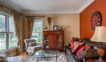 15 Logging Trail Ln, Brookfield, CT 06804