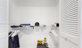 19501 W Country Club Dr PH-10, Aventura, FL 33180