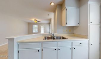 1203 Wilshire Cir, Aberdeen, NC 28315