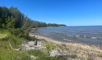 E7304 Bluff View Ct, Algoma, WI 54201