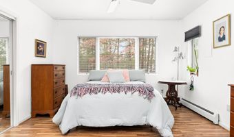 21 Fairview Ave, Hopkinton, RI 02832