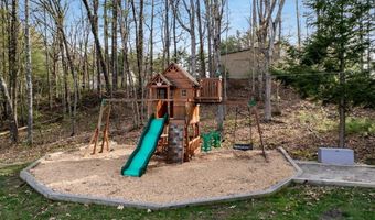 6 Pigeon Hill Rd, Brookline, NH 03033