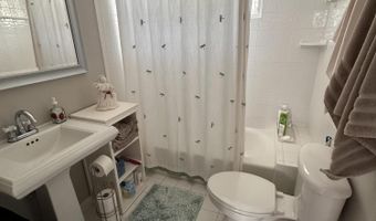 310 7TH St, Atlantic Beach, FL 32233