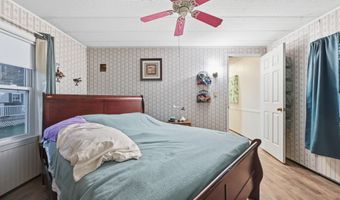 32 Sparrow Dr, Augusta, ME 04330