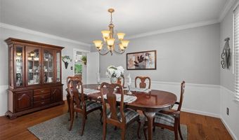 1858 Dougherty Estates Dr, Ballwin, MO 63021