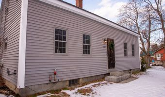 638 Riverside Dr, Augusta, ME 04330