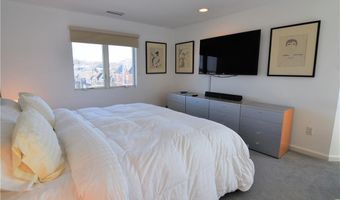 3 Kirwins Ln, Newport, RI 02840