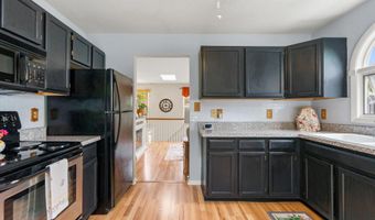 37 Wicken Sq, Albany, NY 12205