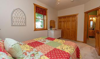 1728 Golden Dr SW, Alexandria, MN 56308