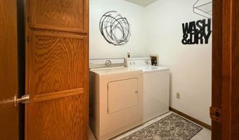 2023 Kavaney Dr N, Bismarck, ND 58501