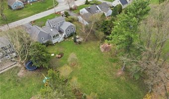 27 Old Meadow Ln, Cumberland, RI 02864