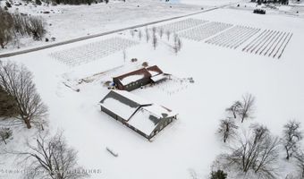 8370 Lakeview Rd, Alanson, MI 49706