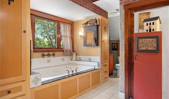 15333 Hillside Dr, Archie, MO 64725