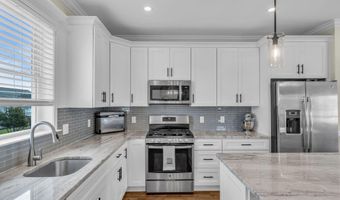210 Longview Dr, Bayville, NJ 08721
