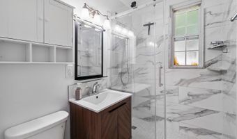 226 N THOMAS St 226-4, Arlington, VA 22203