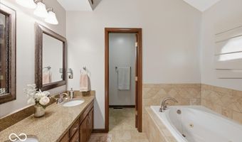 1094 Brookway Dr, Avon, IN 46123