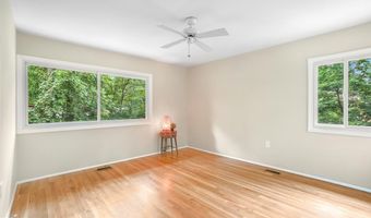 14536 BARKWOOD Dr, Rockville, MD 20853