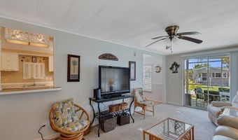 900 Laurel Cir, Barefoot Bay, FL 32976